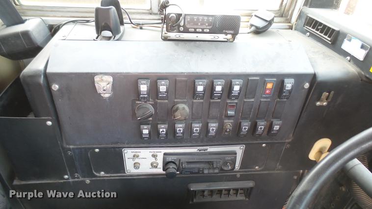 image for item DA0450 1997 International 3800 school bus