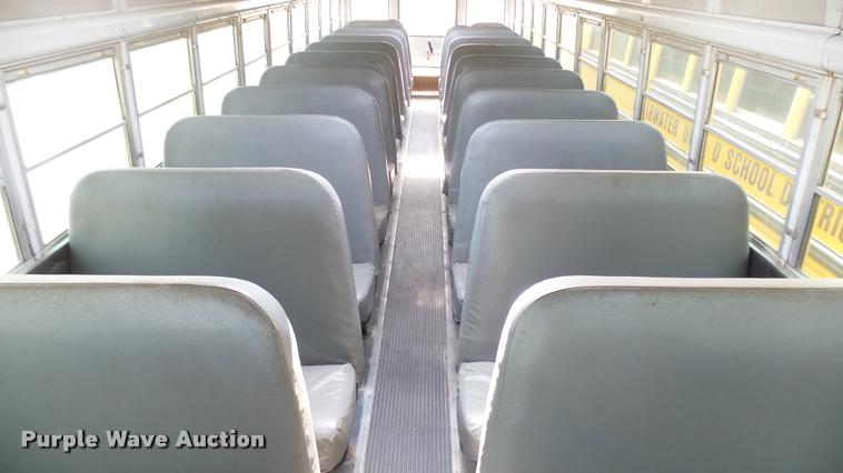 image for item DA0450 1997 International 3800 school bus