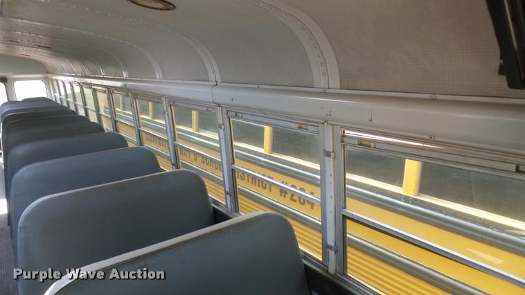 image for item DA0450 1997 International 3800 school bus