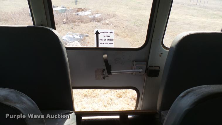 image for item DA0450 1997 International 3800 school bus