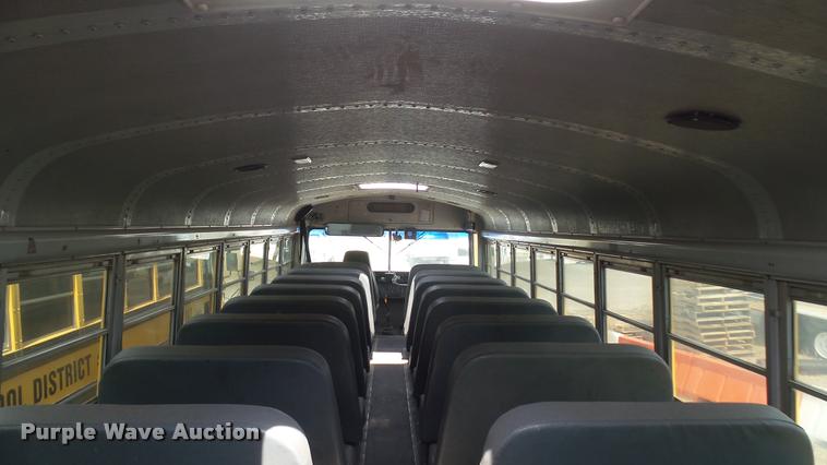 image for item DA0450 1997 International 3800 school bus