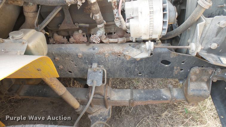 image for item DA0450 1997 International 3800 school bus