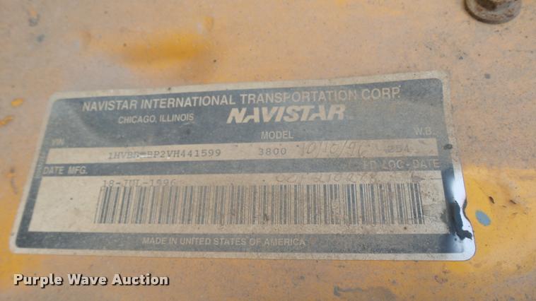 image for item DA0450 1997 International 3800 school bus