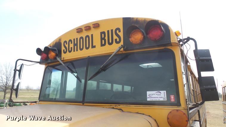 image for item DA0450 1997 International 3800 school bus