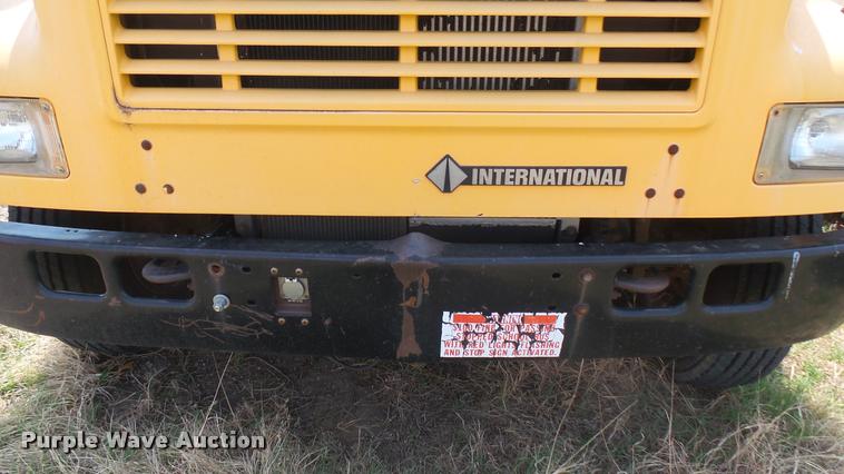 image for item DA0450 1997 International 3800 school bus
