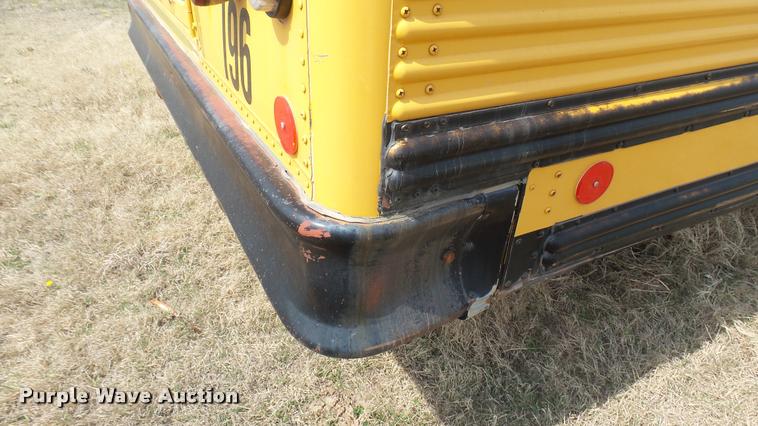 image for item DA0450 1997 International 3800 school bus