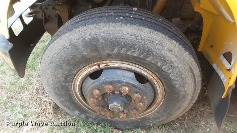 image for item DA0450 1997 International 3800 school bus