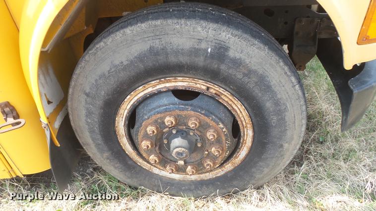 image for item DA0450 1997 International 3800 school bus