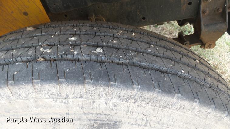 image for item DA0450 1997 International 3800 school bus