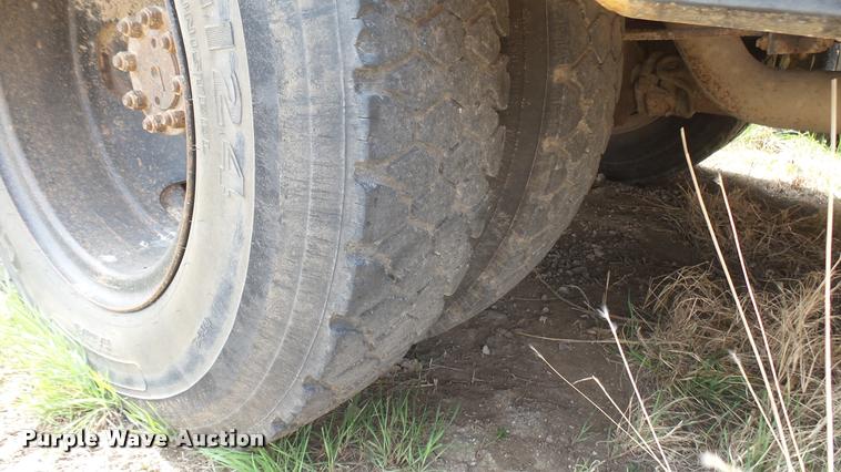 image for item DA0450 1997 International 3800 school bus