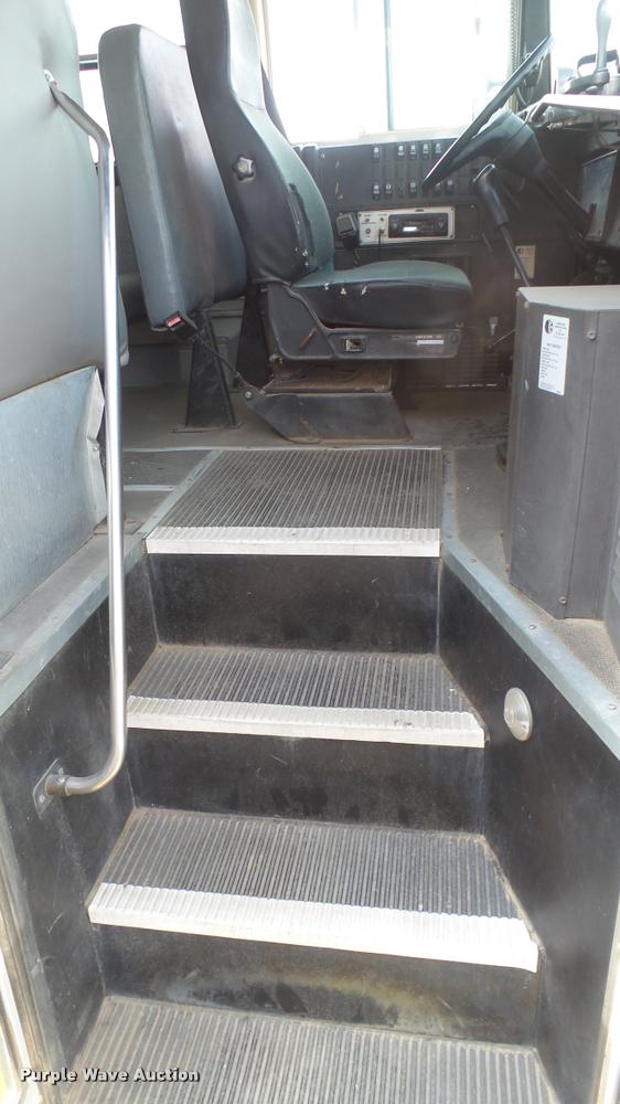 image for item DA0451 1997 International 3800 school bus