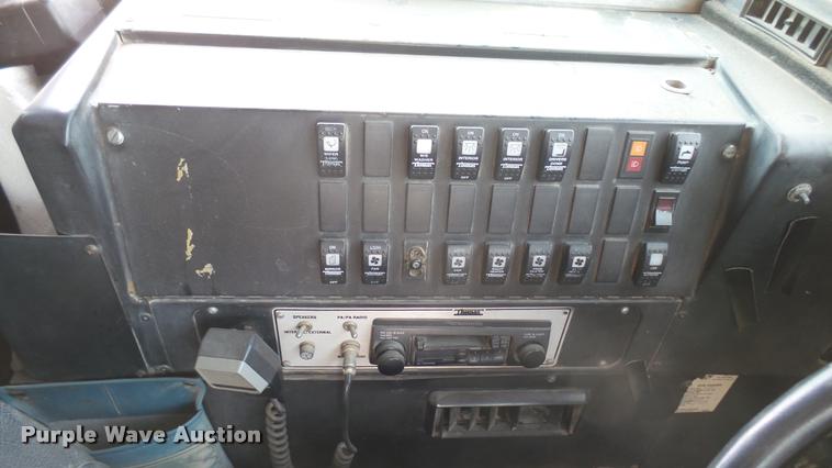 image for item DA0451 1997 International 3800 school bus