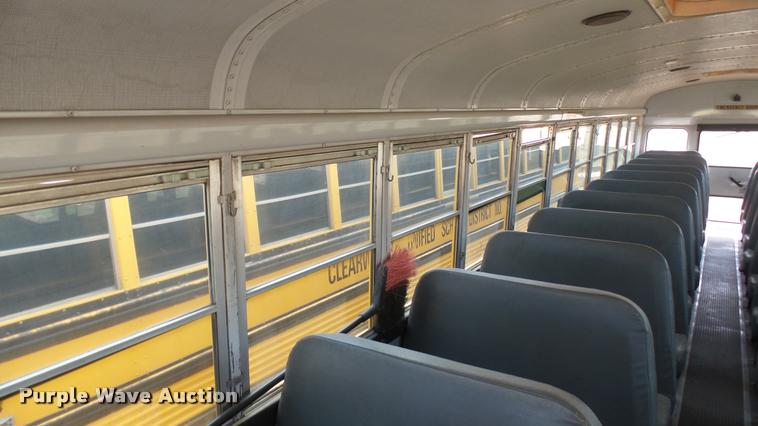 image for item DA0451 1997 International 3800 school bus