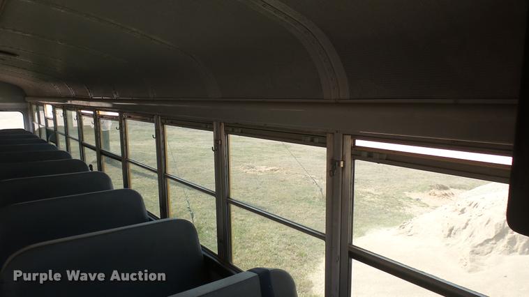 image for item DA0451 1997 International 3800 school bus