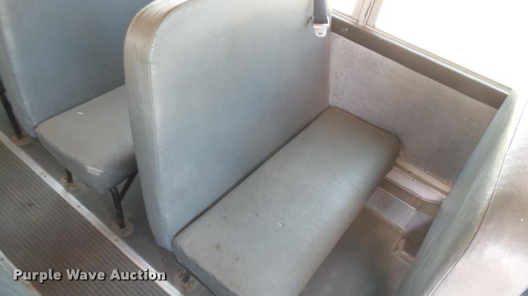 image for item DA0451 1997 International 3800 school bus