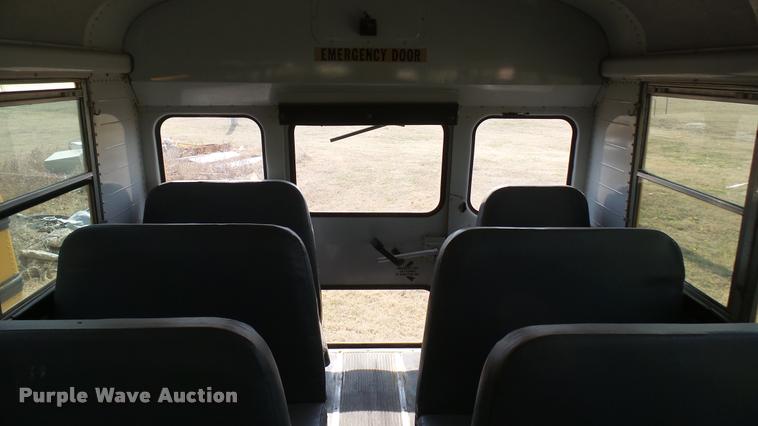 image for item DA0451 1997 International 3800 school bus