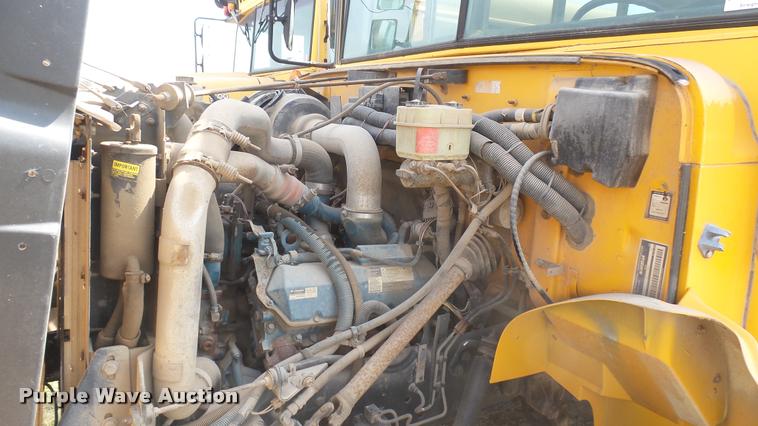 image for item DA0451 1997 International 3800 school bus