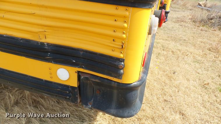 image for item DA0451 1997 International 3800 school bus