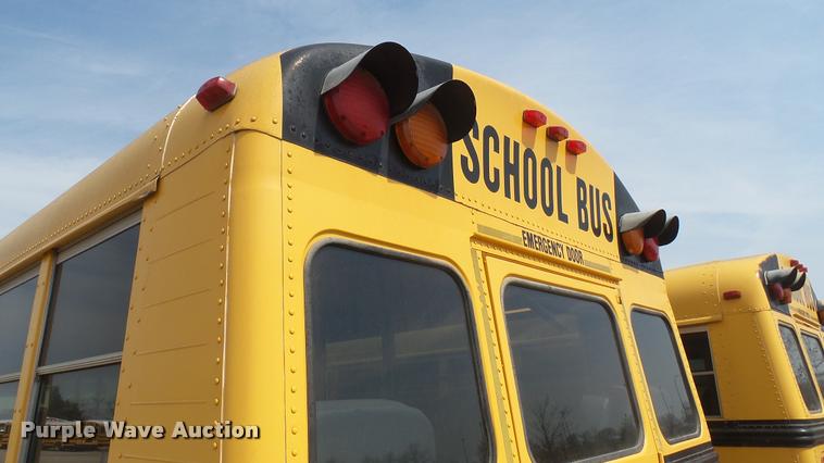 image for item DA0451 1997 International 3800 school bus