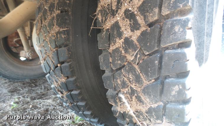 image for item DA0451 1997 International 3800 school bus