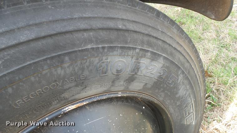 image for item DA0451 1997 International 3800 school bus