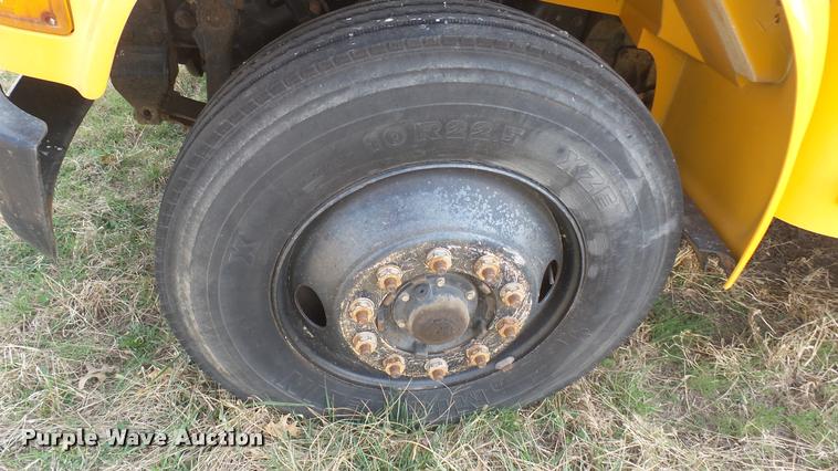 image for item DA0451 1997 International 3800 school bus