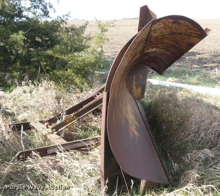 image for item DA0633 Wausau right angle snow plow