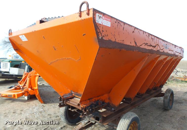 image for item DA0634 Swenson salt spreader