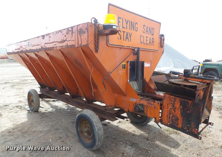 image for item DA0634 Swenson salt spreader