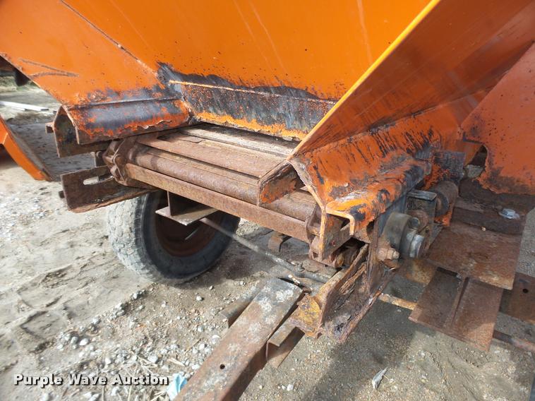 image for item DA0634 Swenson salt spreader