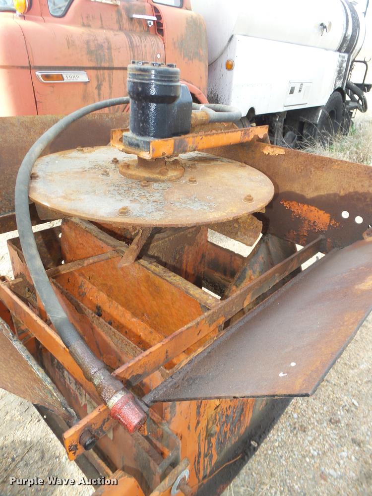 image for item DA0634 Swenson salt spreader