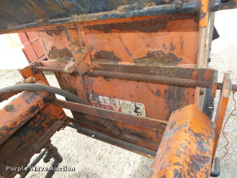 image for item DA0634 Swenson salt spreader