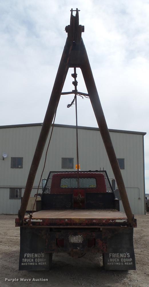 image for item DA0637 1981 International winch truck