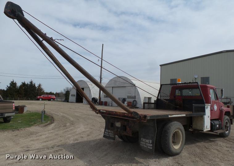 image for item DA0637 1981 International winch truck