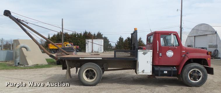 image for item DA0637 1981 International winch truck