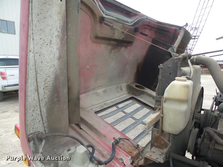 image for item DA0637 1981 International winch truck