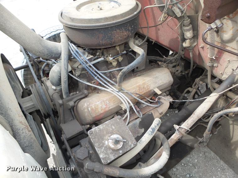 image for item DA0637 1981 International winch truck