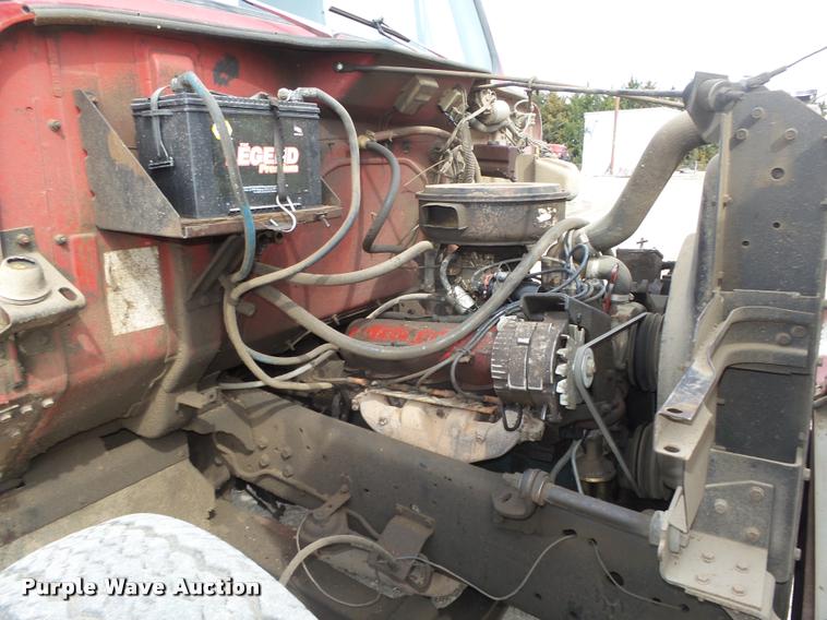 image for item DA0637 1981 International winch truck