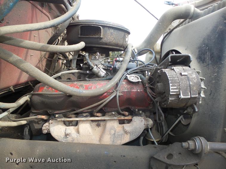 image for item DA0637 1981 International winch truck