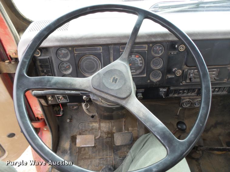 image for item DA0637 1981 International winch truck