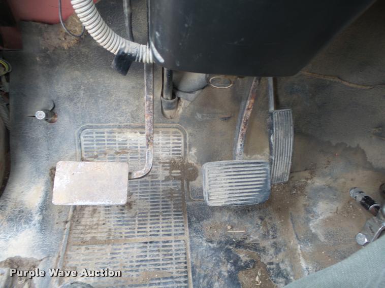 image for item DA0637 1981 International winch truck
