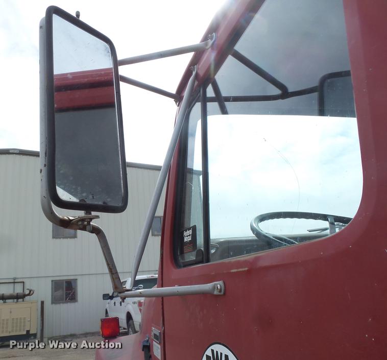 image for item DA0637 1981 International winch truck