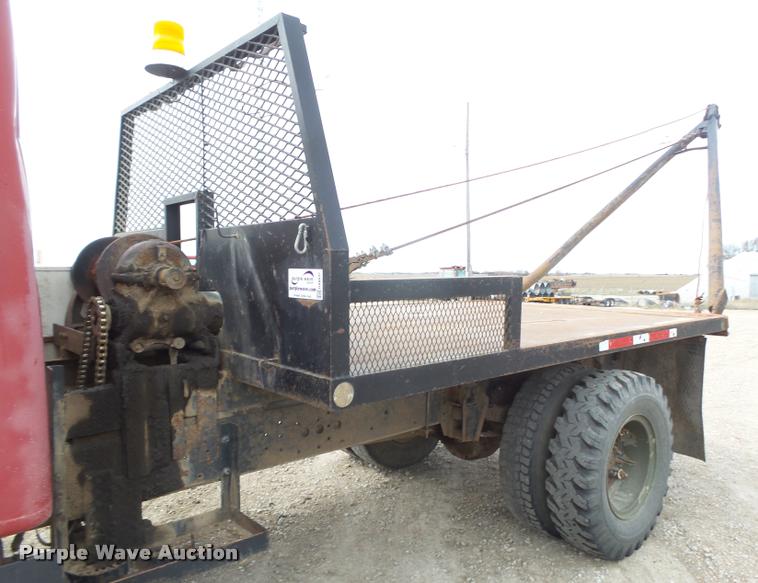 image for item DA0637 1981 International winch truck