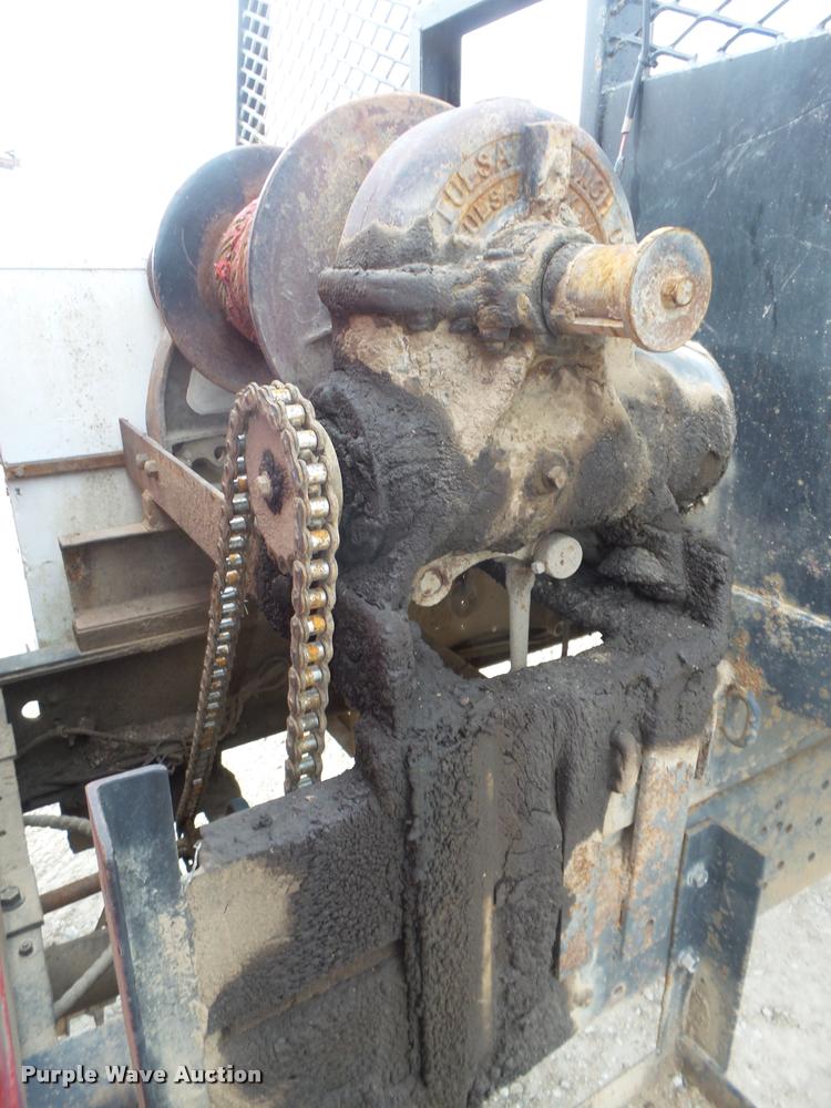 image for item DA0637 1981 International winch truck