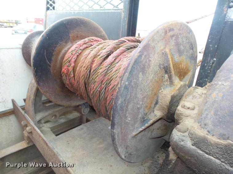 image for item DA0637 1981 International winch truck