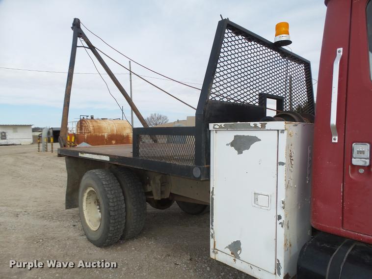 image for item DA0637 1981 International winch truck