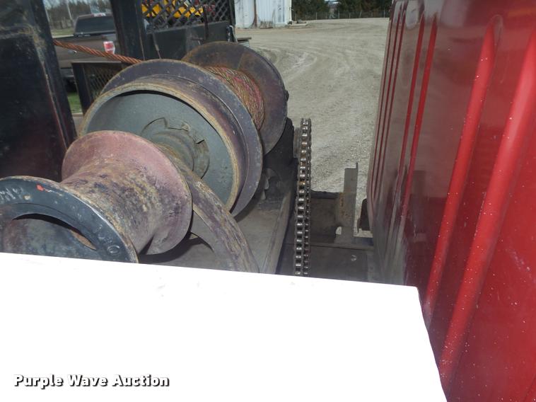 image for item DA0637 1981 International winch truck
