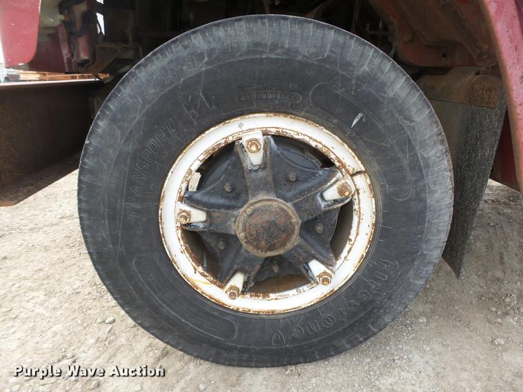 image for item DA0637 1981 International winch truck