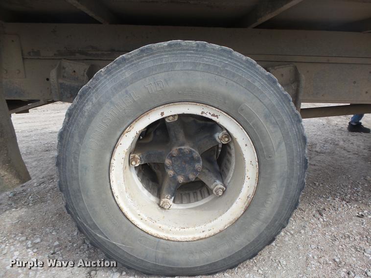 image for item DA0637 1981 International winch truck