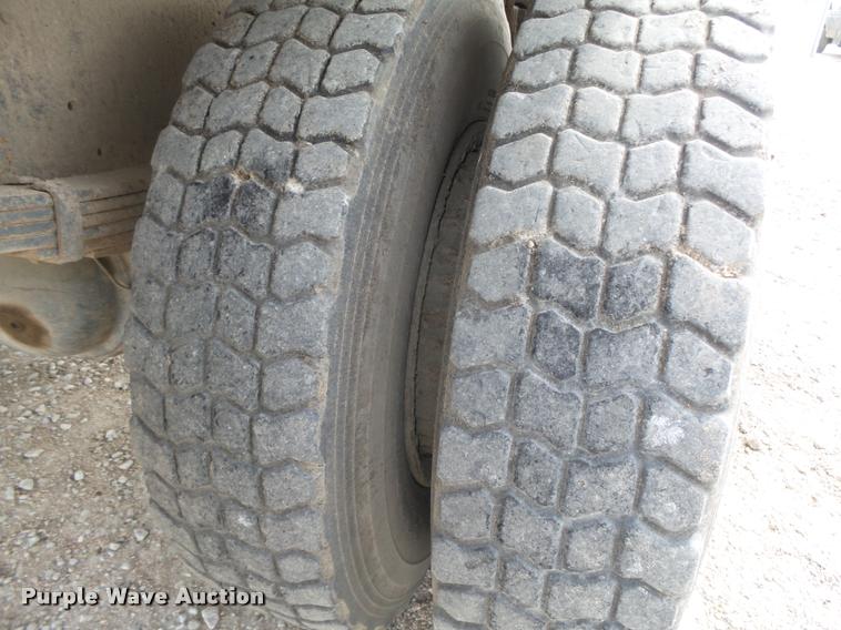 image for item DA0637 1981 International winch truck